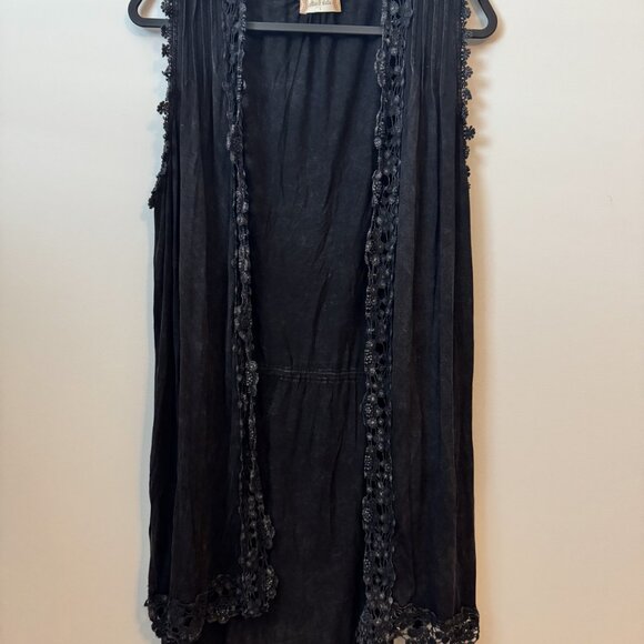 Altar’d State Size Large (L) Elegant Black Lace Trim Sleeveless Cardigan Vest - Picture 1 of 5
